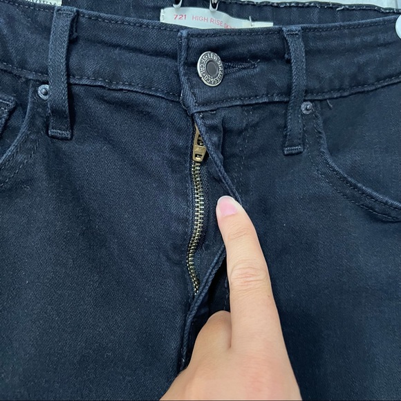 Levi’s 721 High Rise Skinny Black Jeans—26 - Picture 7 of 16